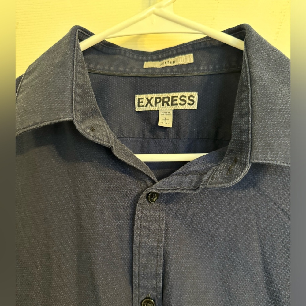 Express fitted button down - Picture 2 of 3